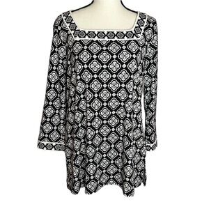 Magnolia Grace square collar black & white  mosaic design top Size: Large NWOT